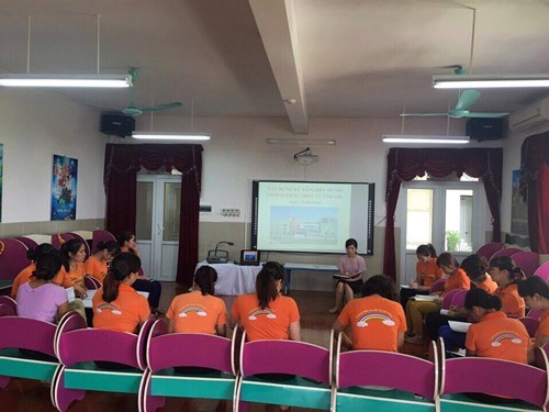 Thứ 3, ngày 23/08/2016 tổ chuyên môn trường MN Đô Thị Sài Đồng thảo luận, xây dựng kỹ năng, nề nếp thói quen cho trẻ